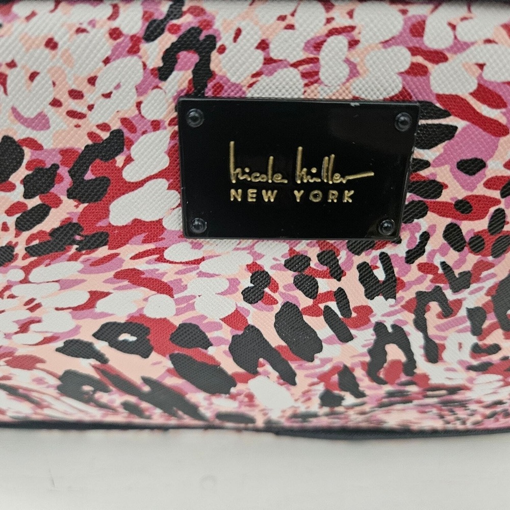 Nicole Miller pink and black cosmetic travel case with zipper closure and handle - Picture 6 of 7